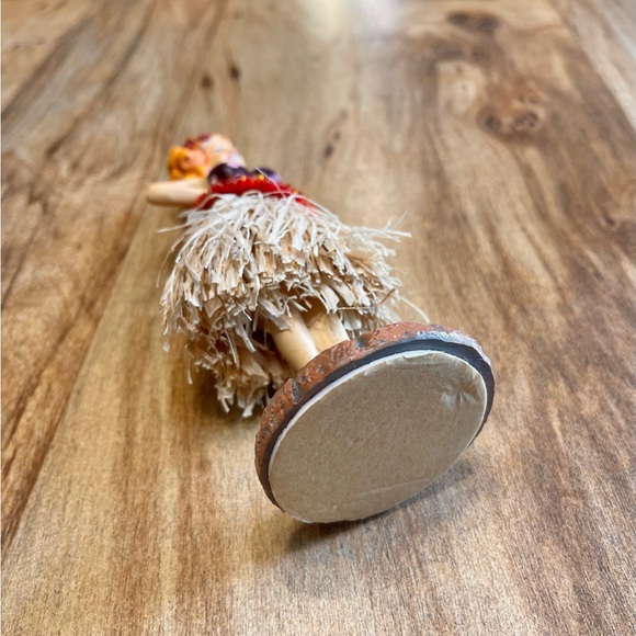 Dashboard Hula Girl - Picture 3 of 6